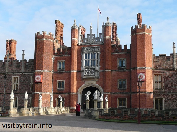 Photograph of Hampton Court Palace